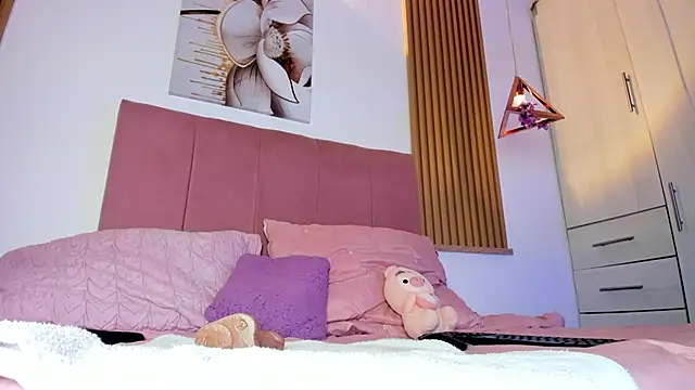 Snapshot of mia_nevaeh chatting on May 9, 8:30 am mia nevaeh online show from May 9, 8:30 am