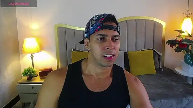 Snapshot of randy_paterman_ chatting on February 8, 1:33 pm randy paterman online show from February 8, 1:33 pm