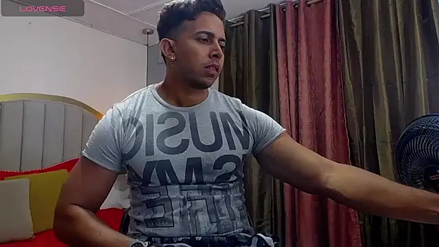 Snapshot of randy_paterman_ chatting on November 16, 12:49 am randy paterman online show from November 16, 12:49 am