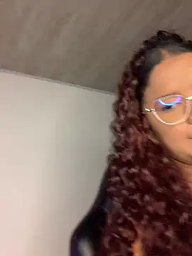 Snapshot of antonella_19x chatting on December 7, 8:44 am antonella 19x online show from December 7, 8:44 am