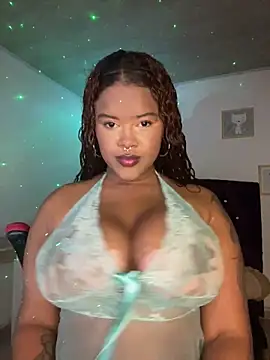 Snapshot of antonella_19x chatting on March 7, 3:08 am antonella 19x online show from March 7, 3:08 am