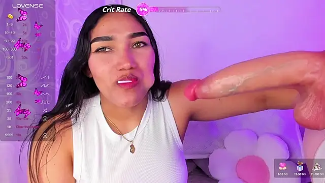 Snapshot of Olivia_fx chatting on October 8, 8:06 pm Olivia fx online show from October 8, 8:06 pm