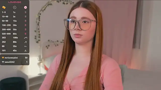 Freckle Diyana online show from February 12, 7:02 pm