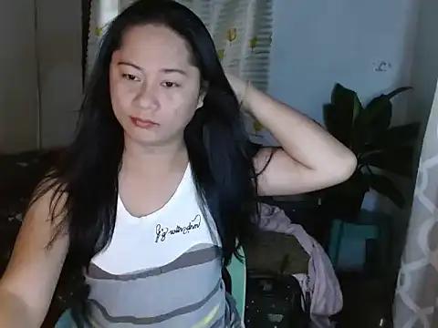 Snapshot of Sweet_amberxyz18 chatting on April 21, 8:20 am Sweet amberxyz18 online show from April 21, 8:20 am
