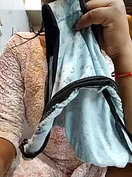 Manpreet kaur21 online show from February 2, 6:48 am