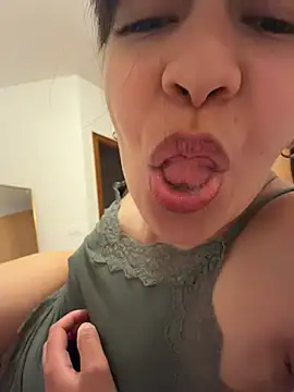 BitchyBratxxx online show from May 5, 7:22 pm