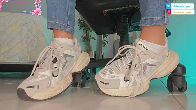 charlotte  grey online show from October 25, 8:25 pm