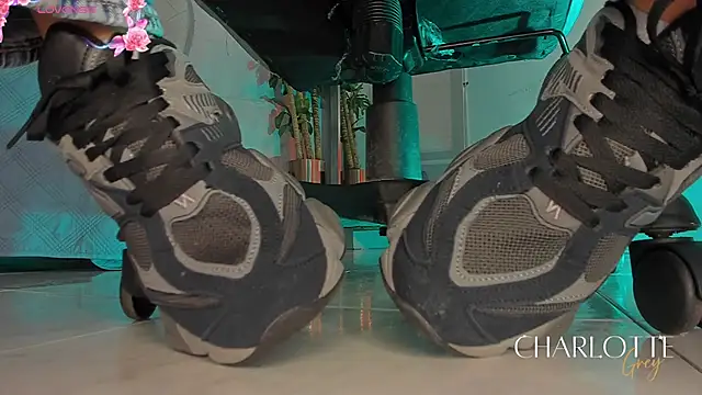 charlotte  grey online show from January 8, 8:22 pm