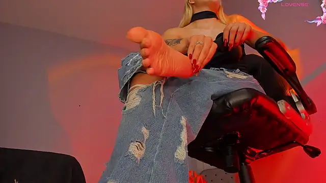 charlotte  grey online show from April 4, 6:49 pm