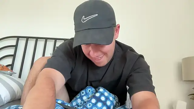 MyStrangeAddiction online show from September 9, 5:12 pm