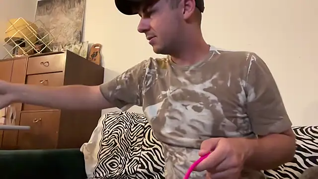 MyStrangeAddiction online show from September 10, 6:30 pm