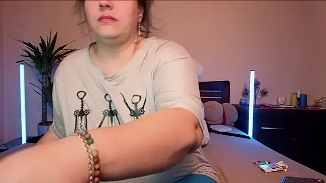 Snapshot of Niter chatting on February 9, 6:28 am Niter online show from February 9, 6:28 am