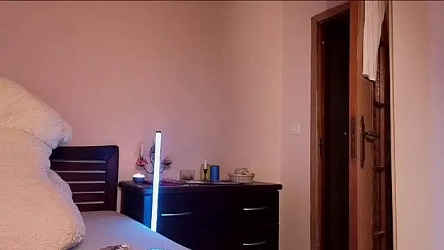 Snapshot of Niter chatting on February 18, 1:01 am Niter online show from February 18, 1:01 am