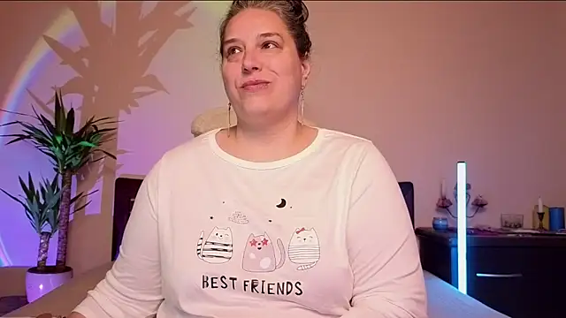 Snapshot of Niter chatting on February 20, 8:27 am Niter online show from February 20, 8:27 am