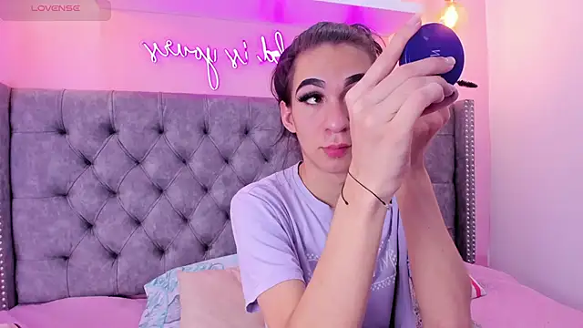 Mia thompson 19 online show from November 6, 5:25 pm