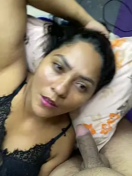 Snapshot of mayemarc chatting on February 13, 6:48 pm mayemarc online show from February 13, 6:48 pm