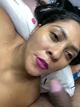 Snapshot of mayemarc chatting on September 24, 9:29 pm mayemarc online show from September 24, 9:29 pm