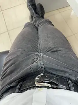 Snapshot of hotisraeli chatting on December 26, 3:10 pm hotisraeli online show from December 26, 3:10 pm