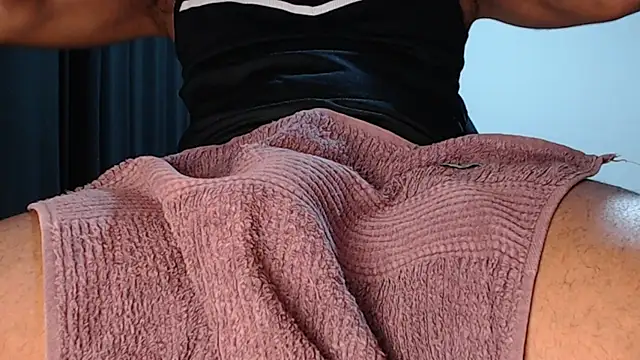 Snapshot of guinho_sp chatting on January 8, 4:02 am guinho sp online show from January 8, 4:02 am