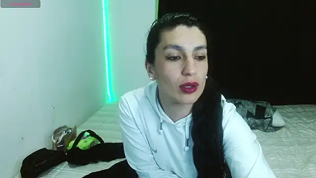 Snapshot of cristina_connor chatting on January 7, 1:28 am cristina connor online show from January 7, 1:28 am