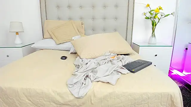 Cataleyalove ADY online show from April 19, 6:10 pm