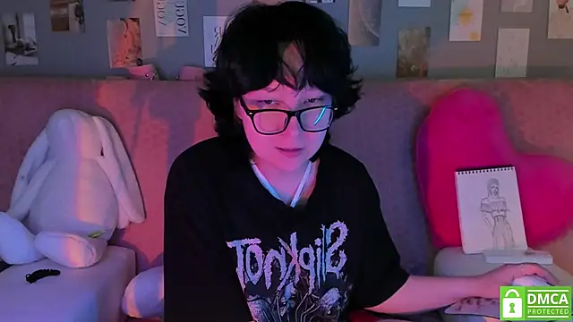 Snapshot of dreamgirllovee chatting on March 5, 2:57 am dreamgirllovee online show from March 5, 2:57 am