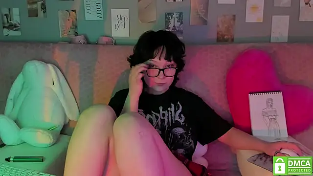 dreamgirllovee online show from March 5, 6:01 am