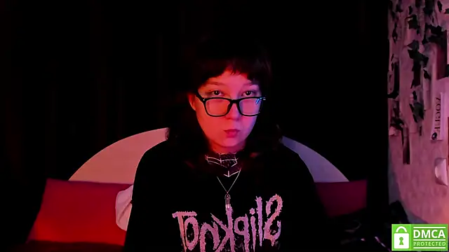 Snapshot of dreamgirllovee chatting on October 30, 1:29 am dreamgirllovee online show from October 30, 1:29 am