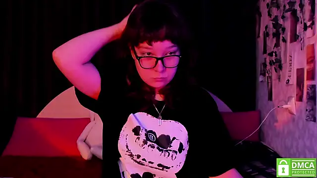 Snapshot of dreamgirllovee chatting on November 4, 11:26 pm dreamgirllovee online show from November 4, 11:26 pm