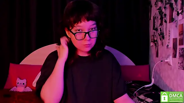 Snapshot of dreamgirllovee chatting on November 6, 2:34 am dreamgirllovee online show from November 6, 2:34 am