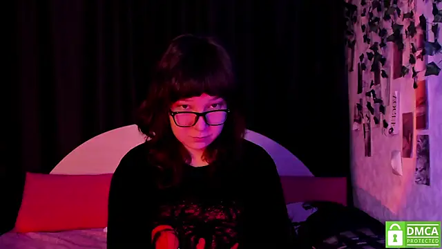 Snapshot of dreamgirllovee chatting on November 20, 1:17 am dreamgirllovee online show from November 20, 1:17 am