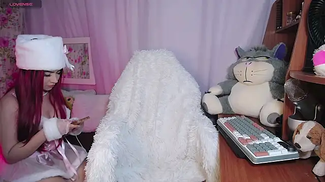 corallwells online show from October 17, 4:15 am