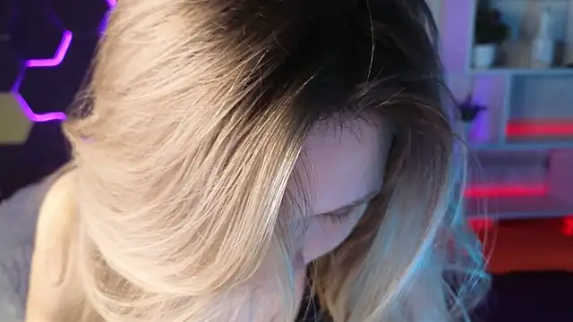 Snapshot of LitaBrom chatting on January 21, 1:08 am LitaBrom online show from January 21, 1:08 am