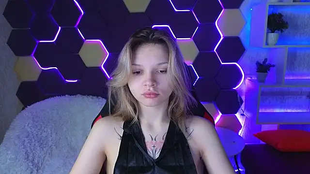 Snapshot of LitaBrom chatting on January 23, 1:19 am LitaBrom online show from January 23, 1:19 am