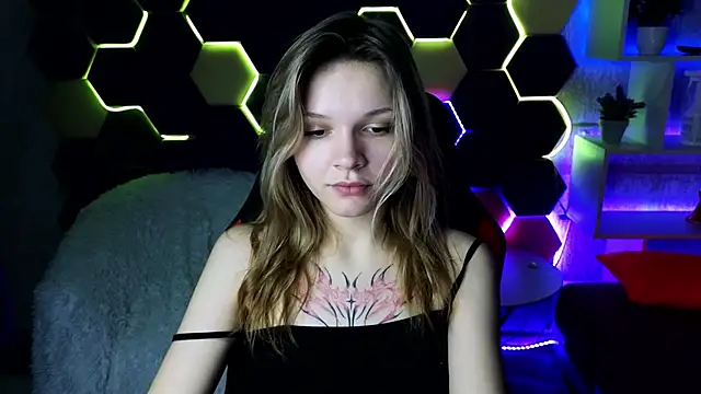 Snapshot of LitaBrom chatting on February 2, 11:08 am LitaBrom online show from February 2, 11:08 am