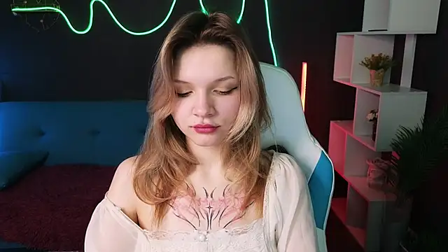 Snapshot of LitaBrom chatting on February 5, 4:16 am LitaBrom online show from February 5, 4:16 am