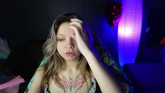 Snapshot of LitaBrom chatting on March 20, 12:51 am LitaBrom online show from March 20, 12:51 am