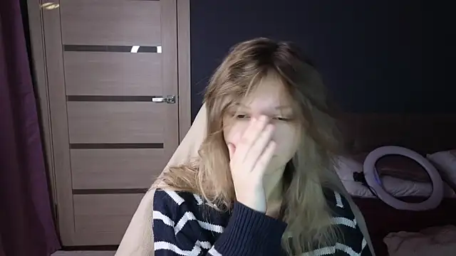 Snapshot of LitaBrom chatting on October 14, 1:39 am LitaBrom online show from October 14, 1:39 am