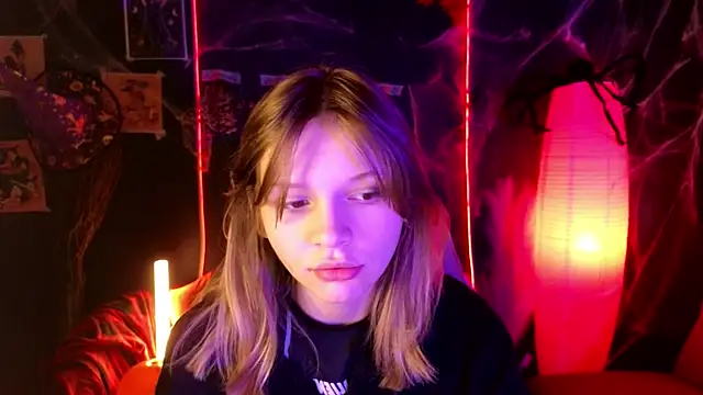 Snapshot of LitaBrom chatting on October 19, 1:39 am LitaBrom online show from October 19, 1:39 am