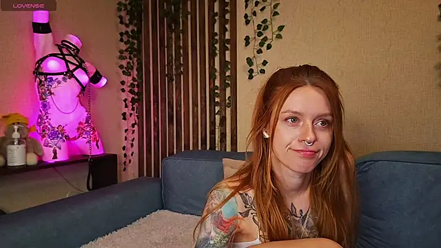 Snapshot of _SweetFox_ chatting on September 12, 12:55 am SweetFox online show from September 12, 12:55 am