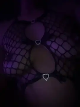 beverly33 online show from July 25, 9:34 pm