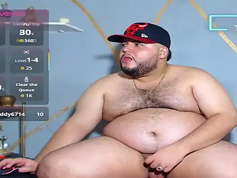 Snapshot of damian_chubby chatting on September 28, 11:04 am damian chubby online show from September 28, 11:04 am