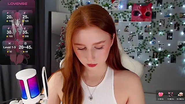 Snapshot of Meow_babe chatting on December 23, 11:25 am Meow babe online show from December 23, 11:25 am