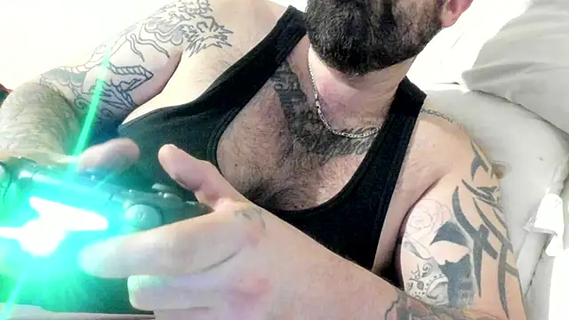 chubbycloudybottom online show from December 18, 8:20 am