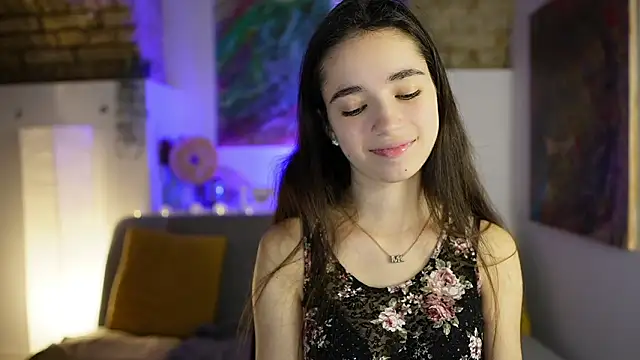 Gia Paige18 online show from December 17, 12:43 pm