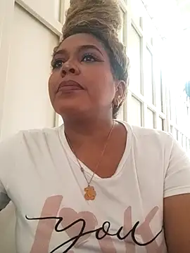 ELLA KELLY online show from February 10, 11:58 am