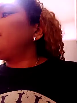 ELLA KELLY online show from March 14, 11:37 am