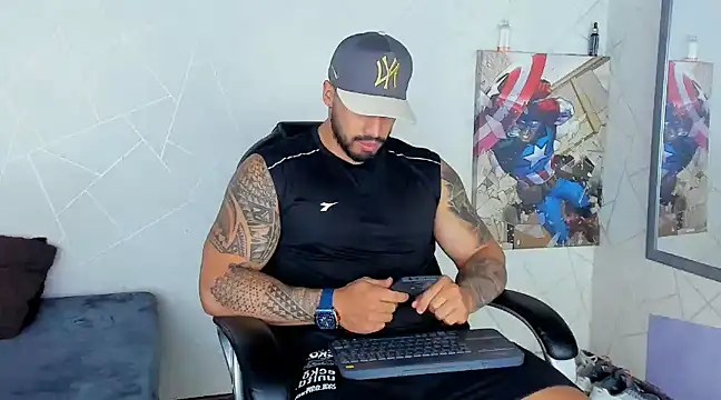 Snapshot of Cristian_Walker chatting on January 10, 12:04 pm Cristian Walker online show from January 10, 12:04 pm