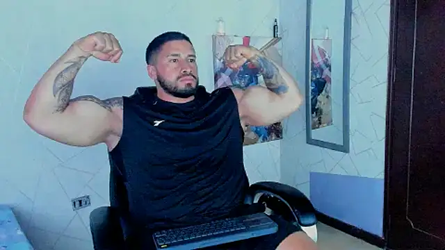 Snapshot of Cristian_Walker chatting on February 1, 11:06 pm Cristian Walker online show from February 1, 11:06 pm