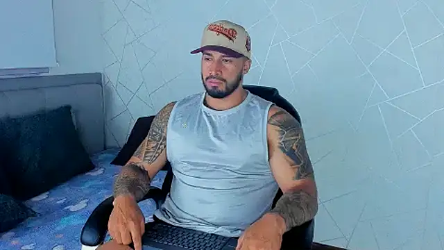Snapshot of Cristian_Walker chatting on February 5, 11:44 am Cristian Walker online show from February 5, 11:44 am